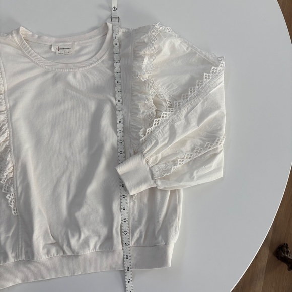 By Anthropologie Ruffle Sleeve Lace Trimmed Sweatshirt White Cream Size Medium - Picture 9 of 9